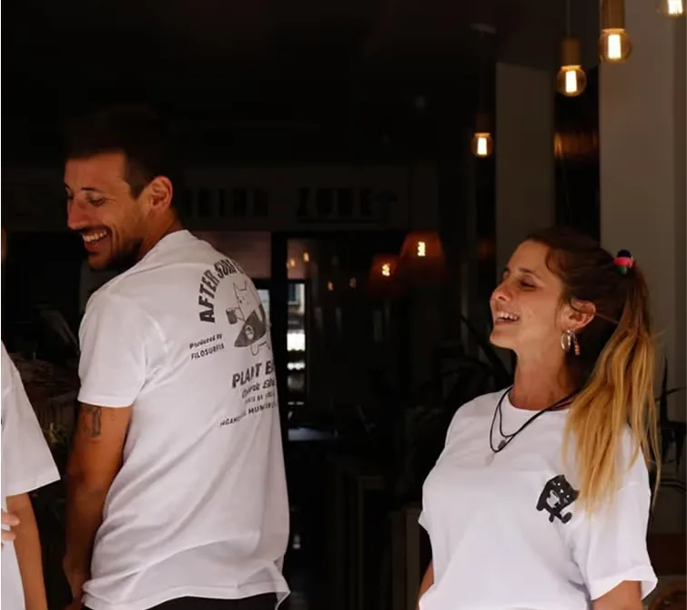 El Michi team in their T-shirts